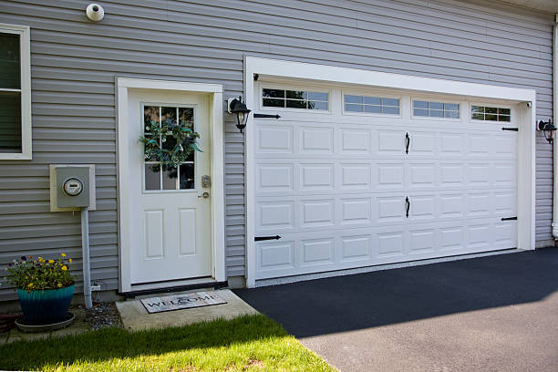 24/7 Emergency Garage Door Panel Replacement experts in Springfield, VA